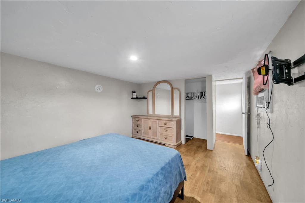8106 Penny DR-21