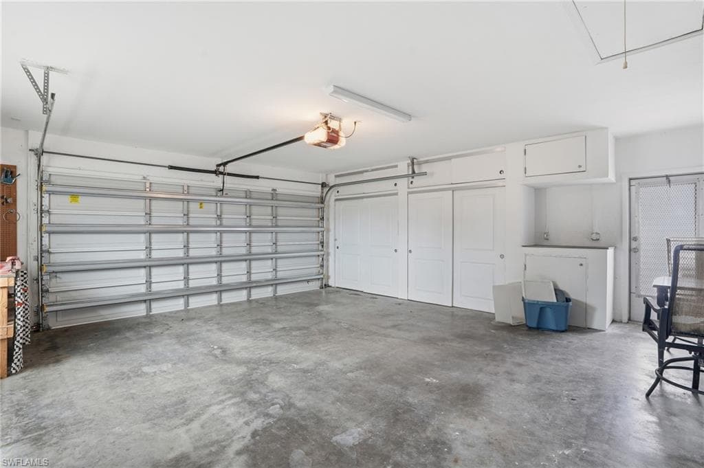 13794 River Forest DR-33