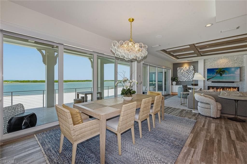 158 Beach DR-18