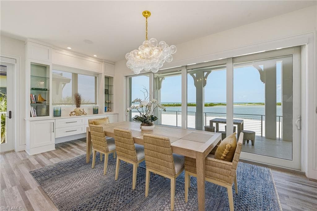 158 Beach DR-15