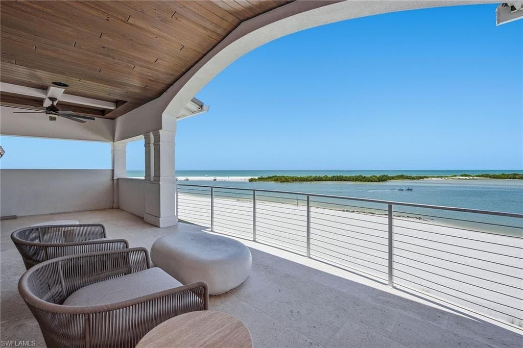 158 Beach DR-31