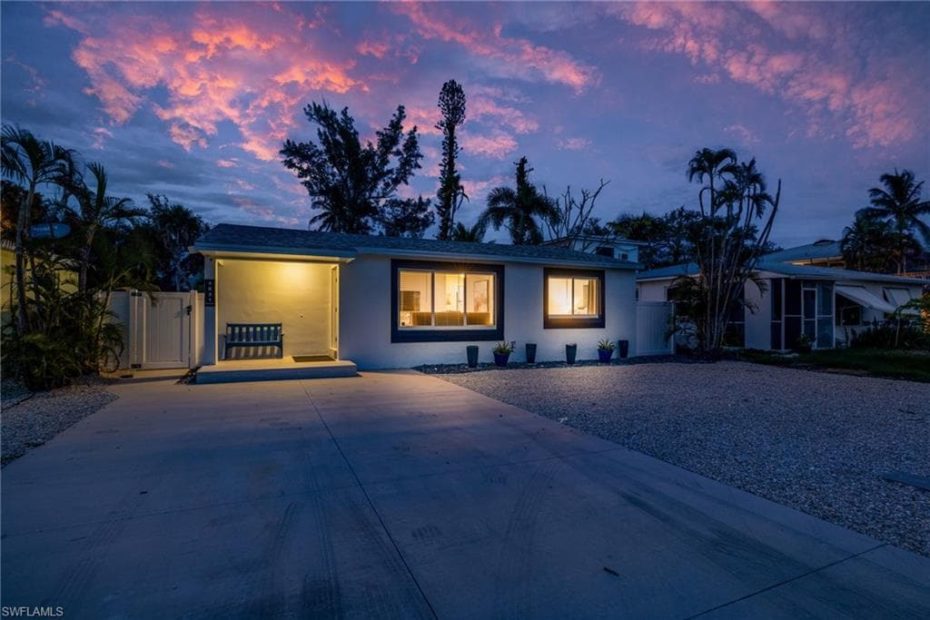4831 Coquina RD-40