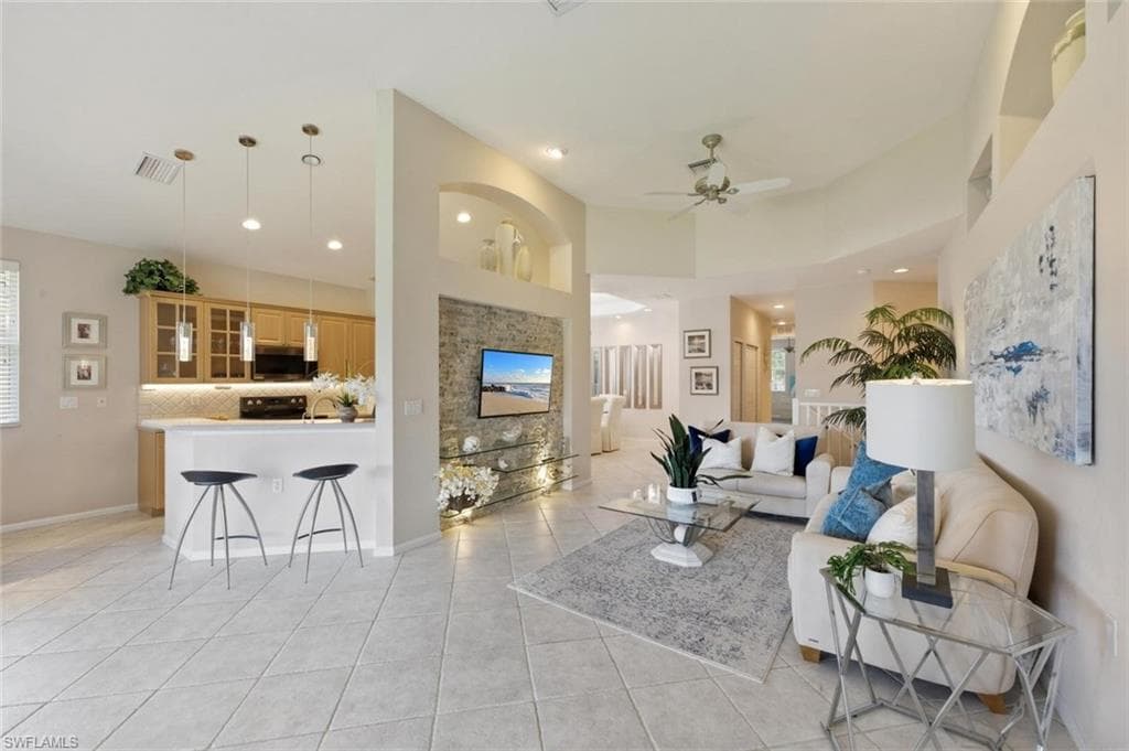 6822 Ascot DR 202-6