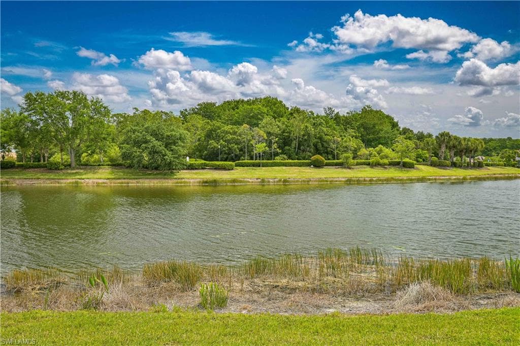 2877 Apple Blossom DR-20