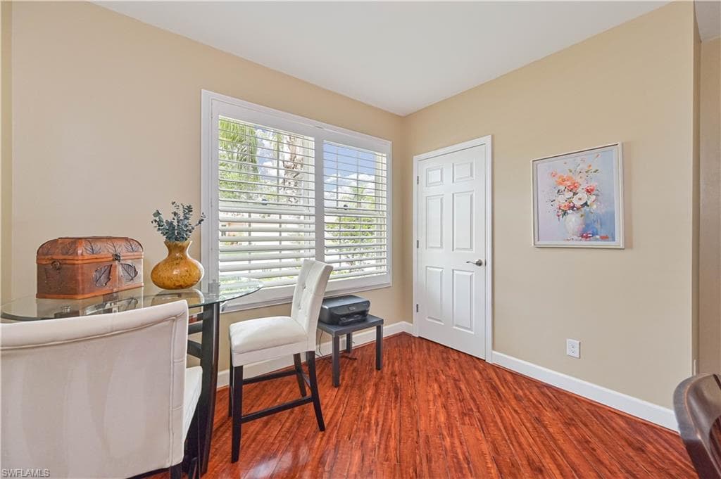 2877 Apple Blossom DR-18