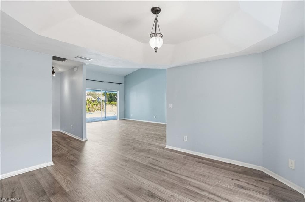 17306 Meadow Lake CIR-9