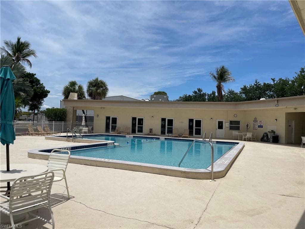 2079 Barkeley LN 19-23
