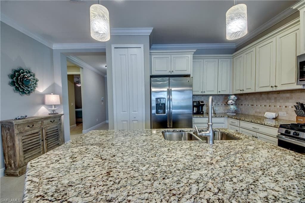 4420 Waterscape LN-10