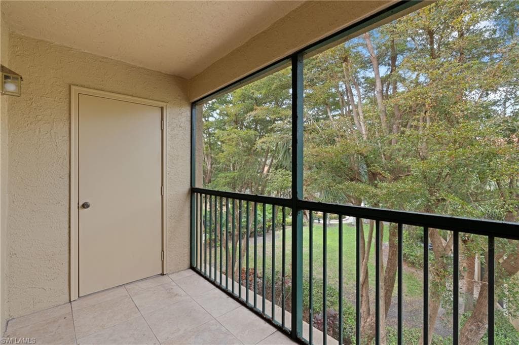 8940 Colonnades CT E 734-6