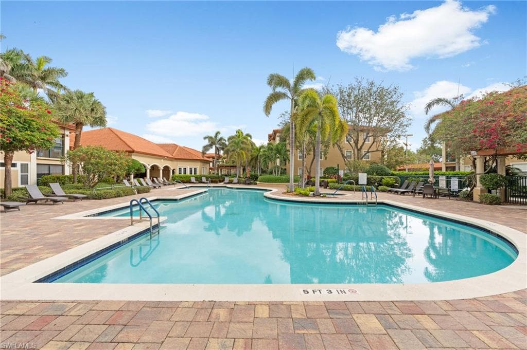 8940 Colonnades CT E 734-5