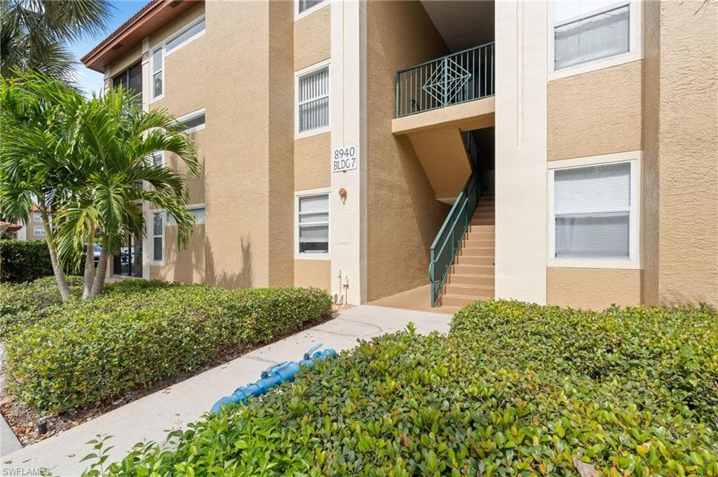 8940 Colonnades CT E 734-8
