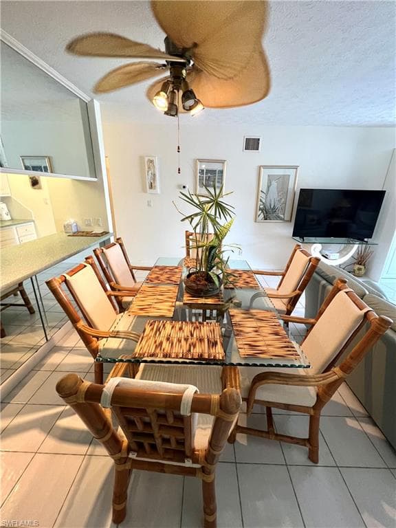 60 Pelican ST W 202-12