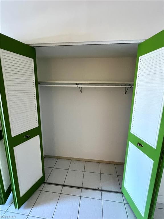 60 Pelican ST W 202-15