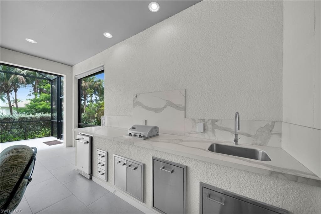 8741 Westwood Oaks PL-25