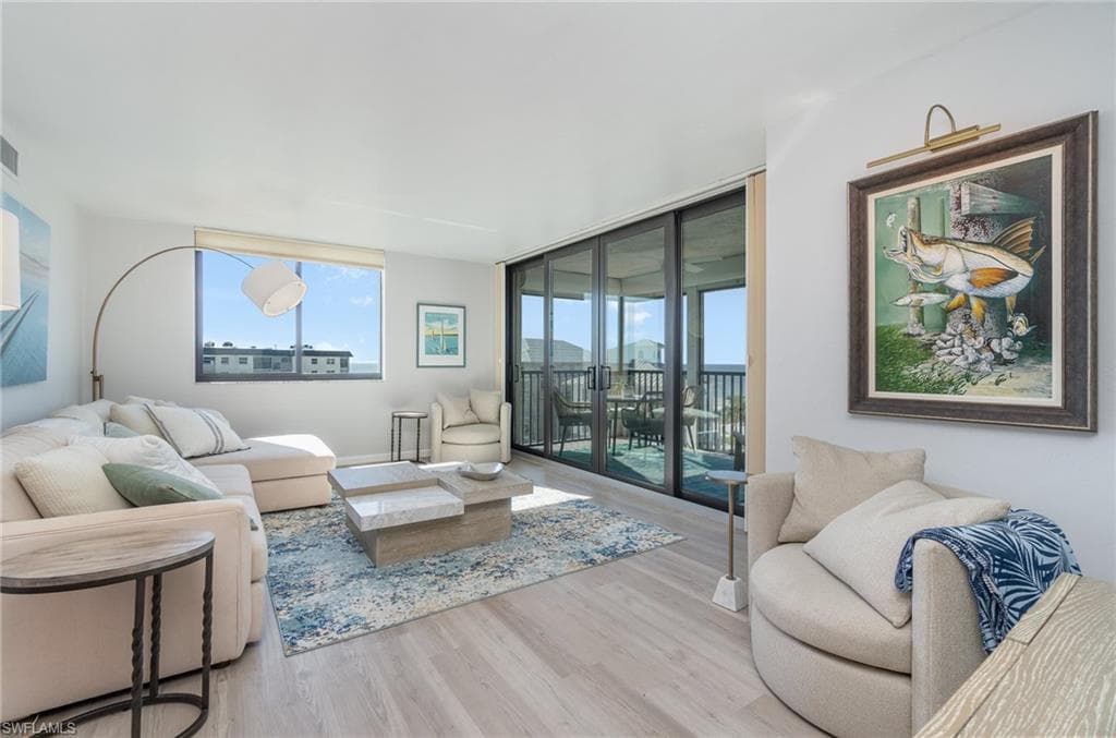 2810 Estero BLVD 511-1