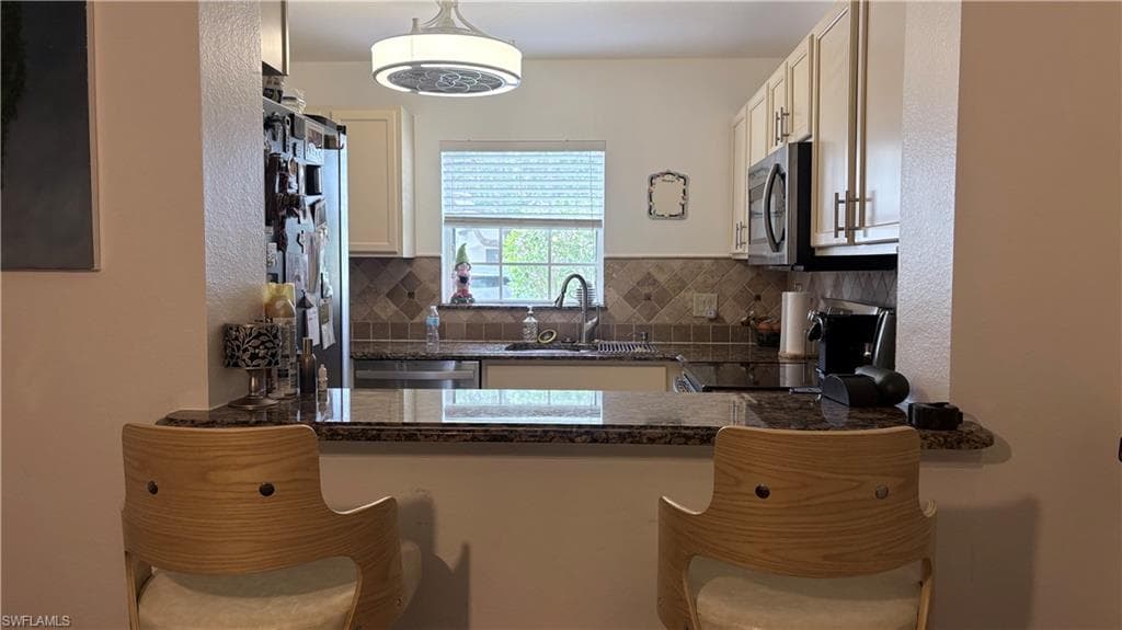 9064 Gervais CIR 105-12