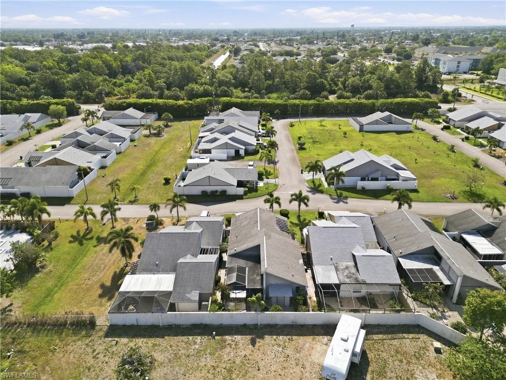9753 Maplecrest CIR-37