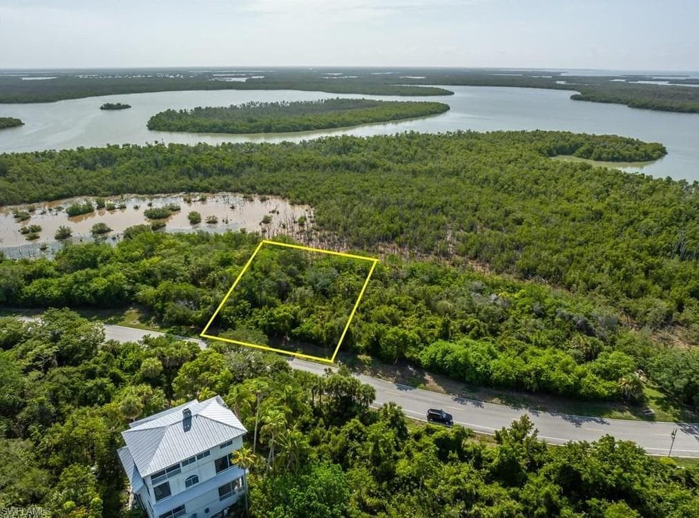 822 Whiskey Creek DR-2