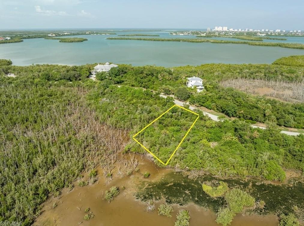 822 Whiskey Creek DR-6