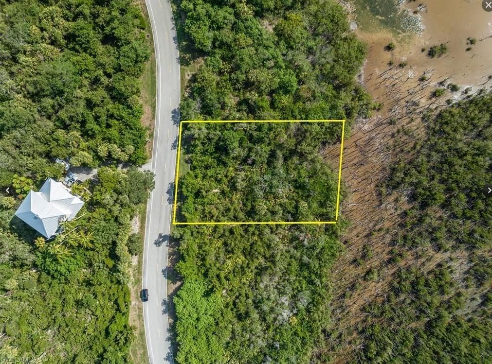 822 Whiskey Creek DR-13