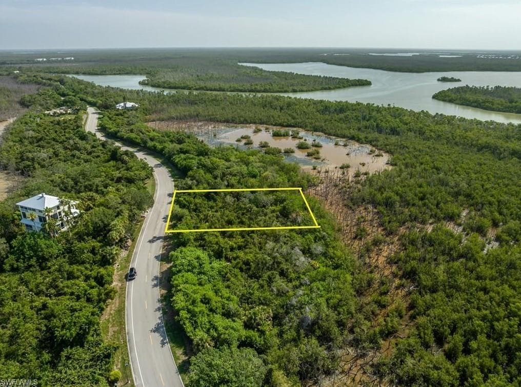 822 Whiskey Creek DR-3