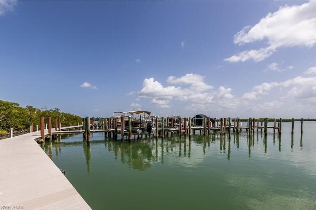 822 Whiskey Creek DR-18