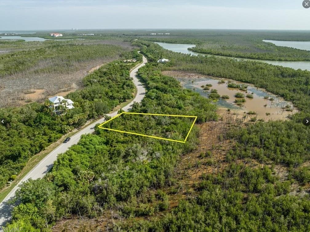 822 Whiskey Creek DR-11