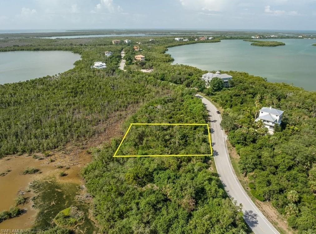 822 Whiskey Creek DR-4