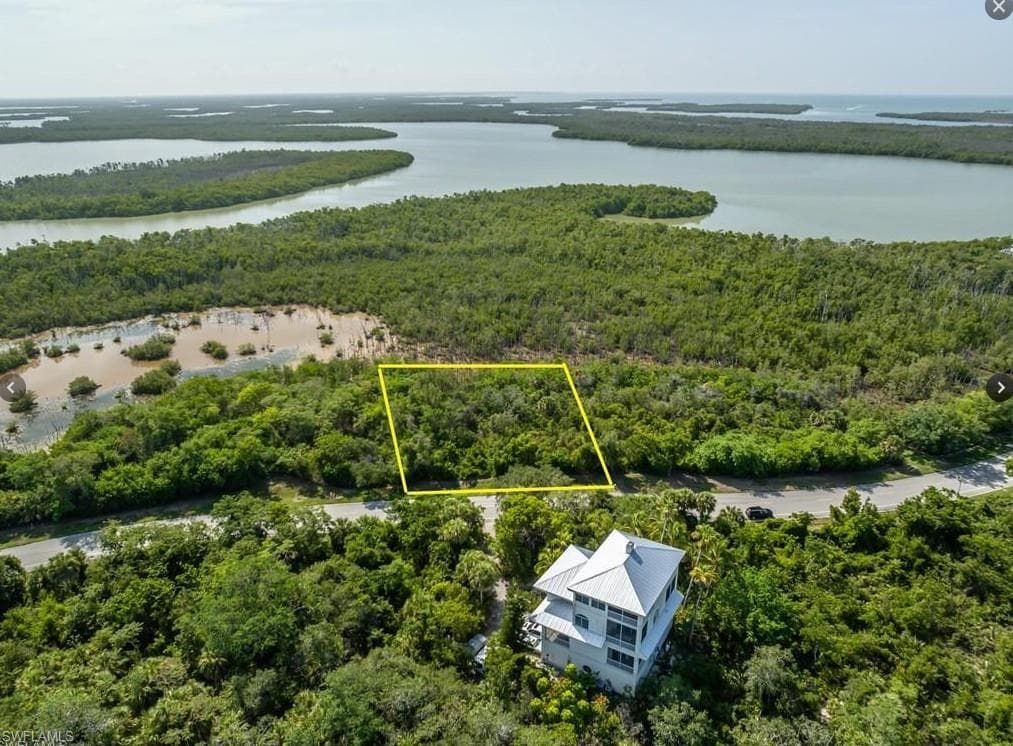 822 Whiskey Creek DR-8