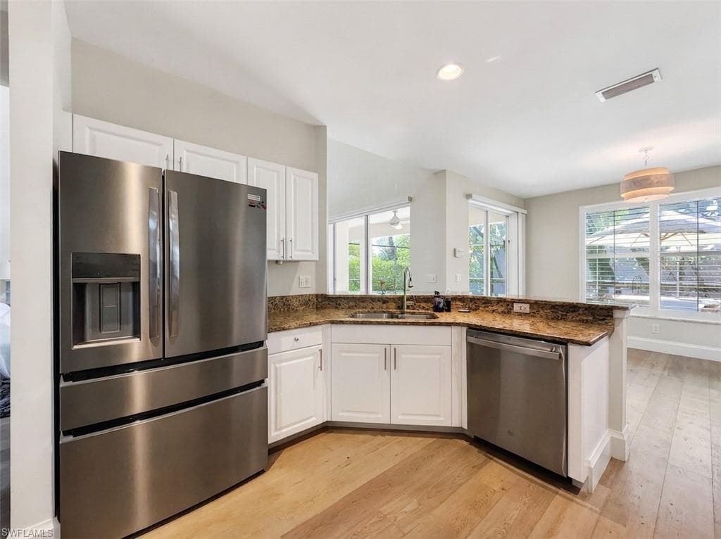 6772 Southern Oak CT-4
