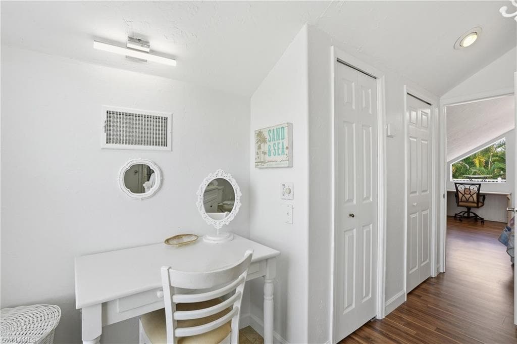 421 Connecticut ST-12