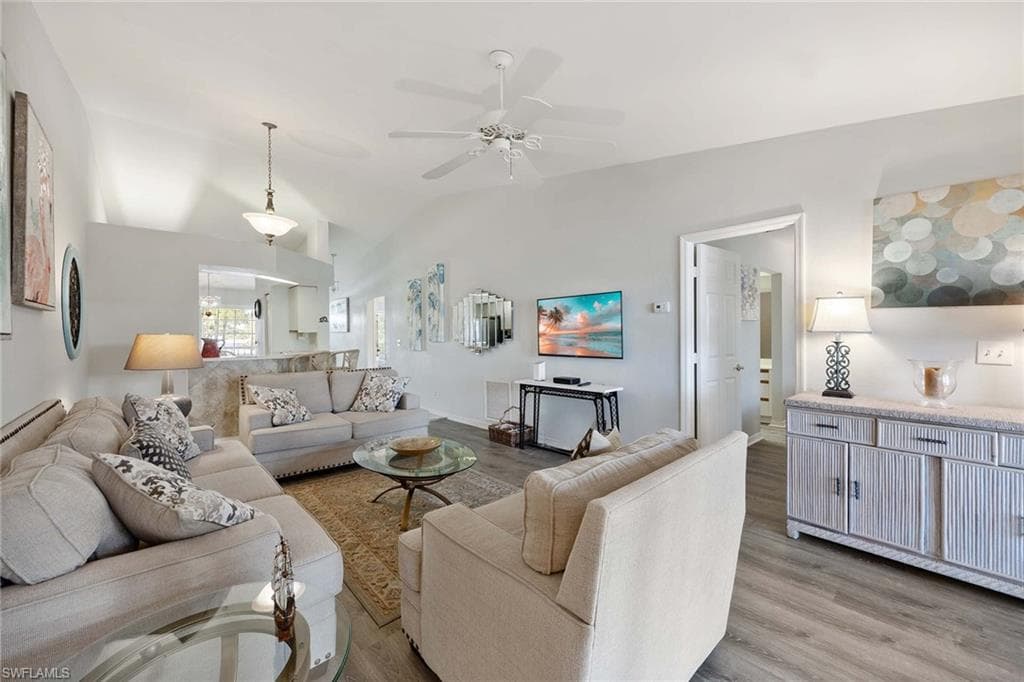 822 Gulf Pavillion DR 202-4