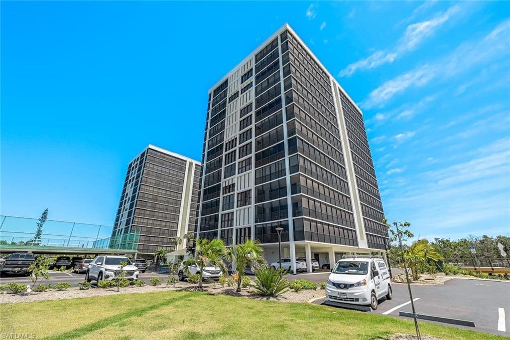 26235 Hickory BLVD 7B-4