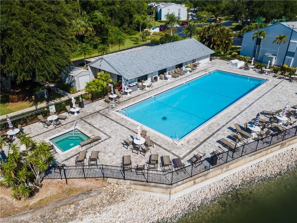 4641 Lakeside Club BLVD 13-27