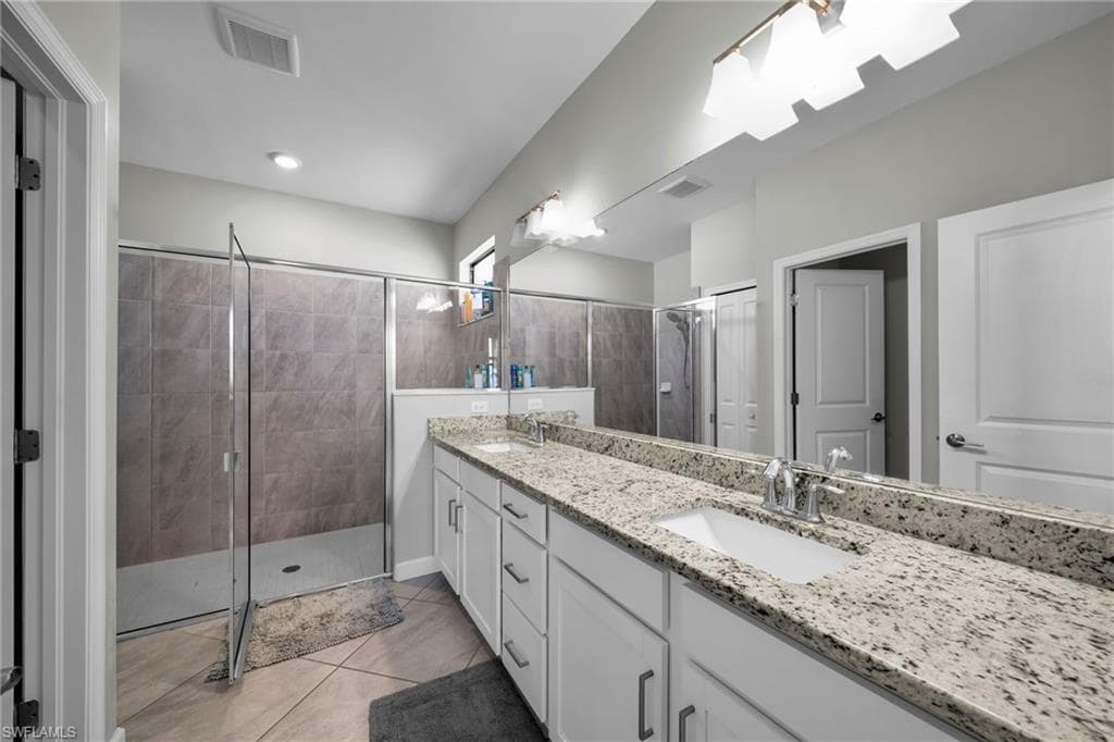 13846 Pine Lodge LN-22