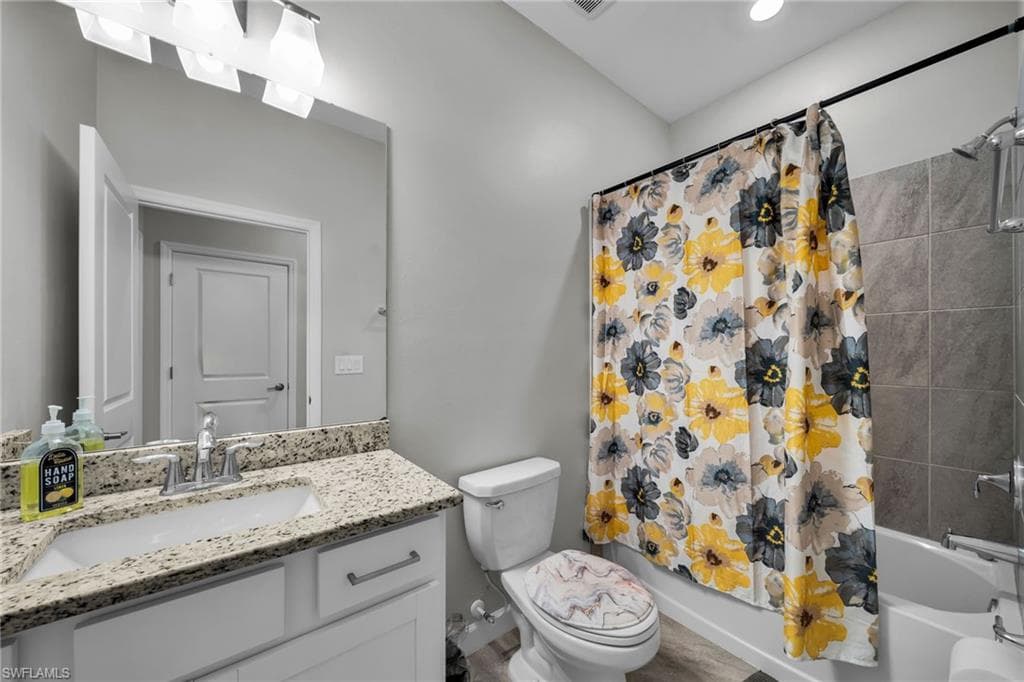 13846 Pine Lodge LN-10