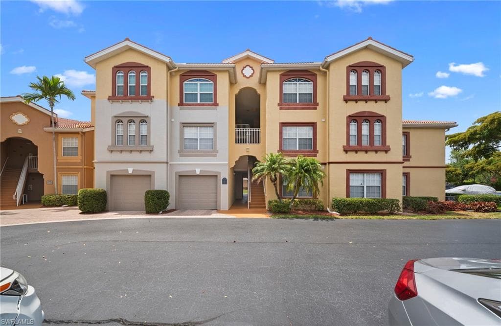 11400 ocean walk LN 214-1
