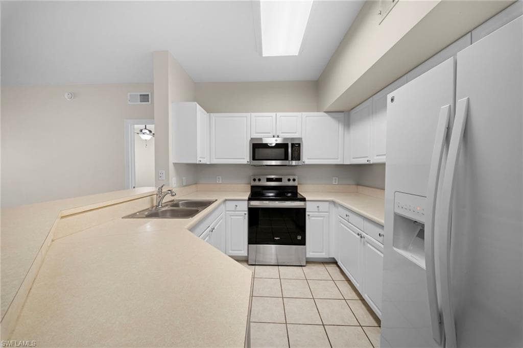 11400 ocean walk LN 214-8