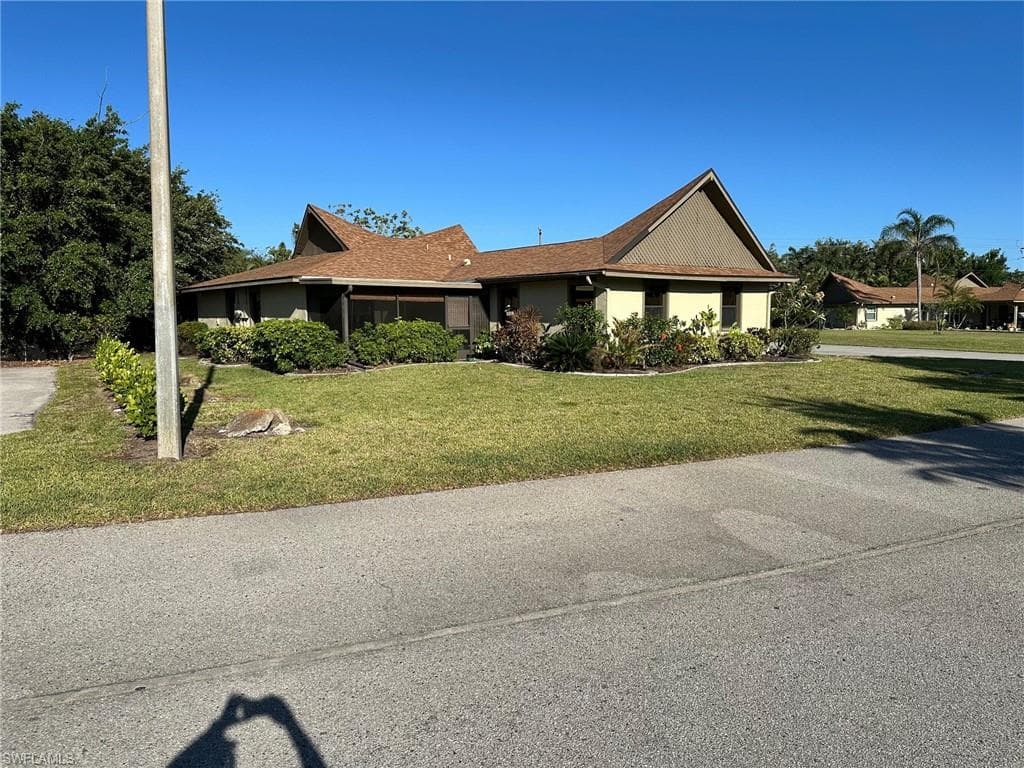 4266 Island CIR B-16