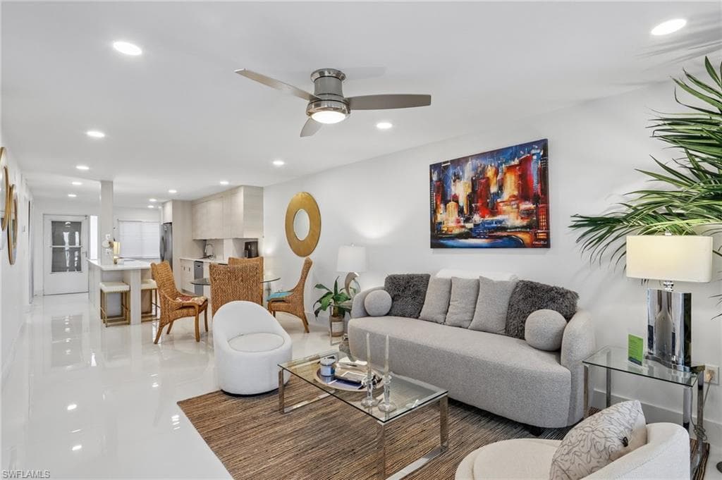 7500 Estero BLVD 102-6