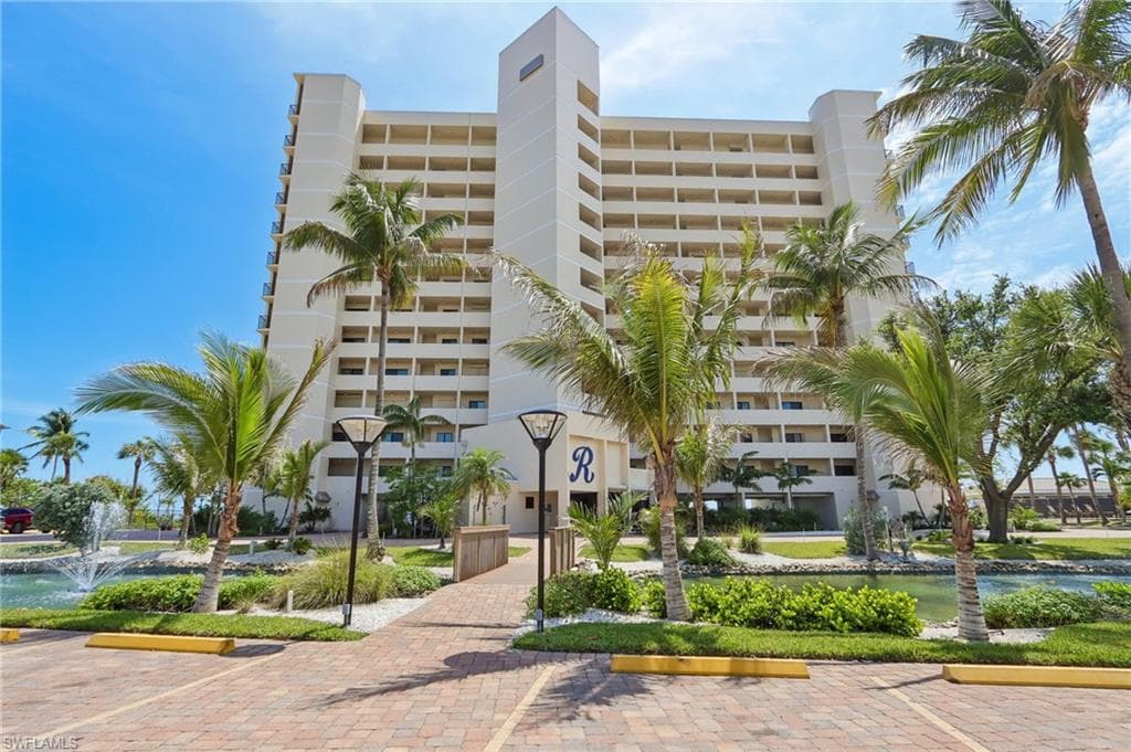 7500 Estero BLVD 102-1