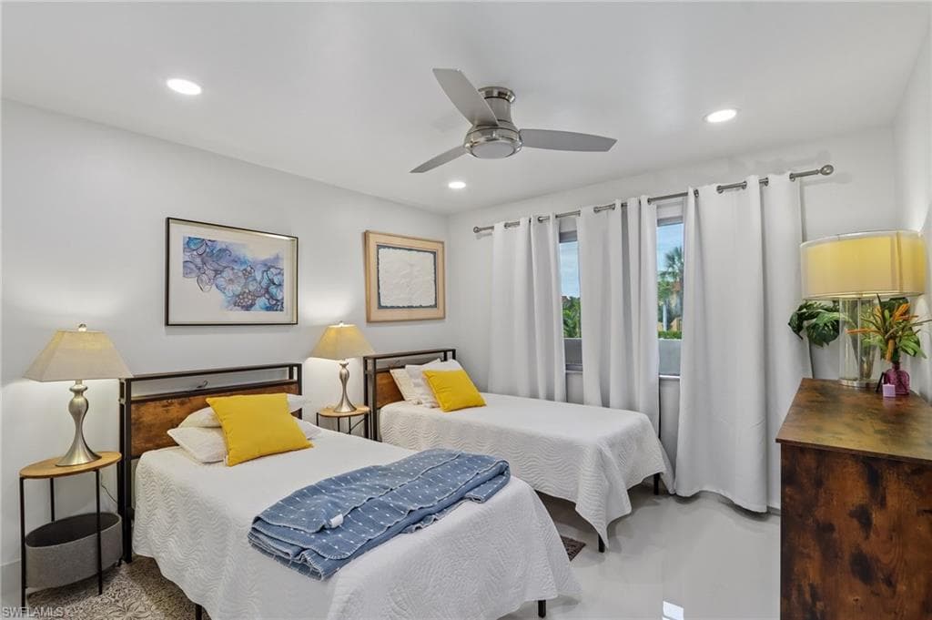 7500 Estero BLVD 102-11