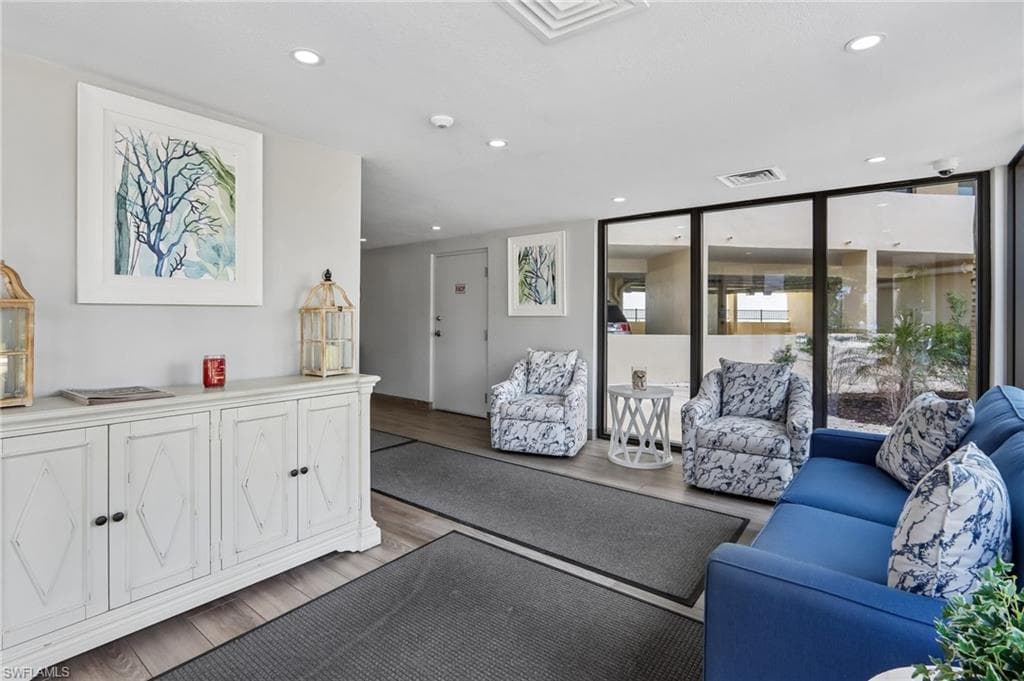 7500 Estero BLVD 102-27
