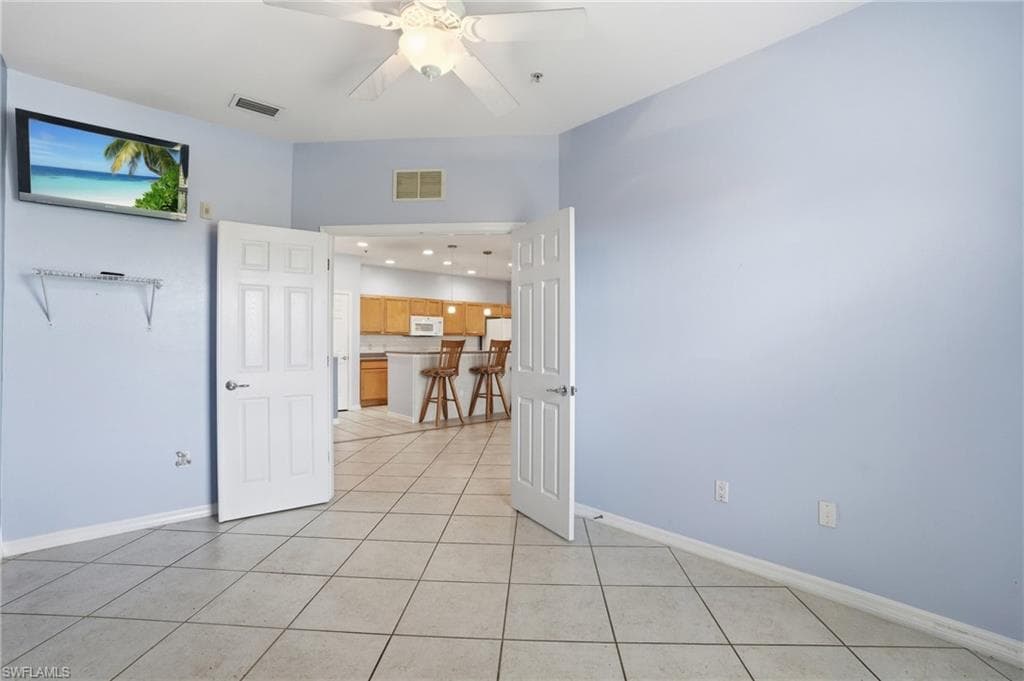 11751 Pasetto LN 407-22