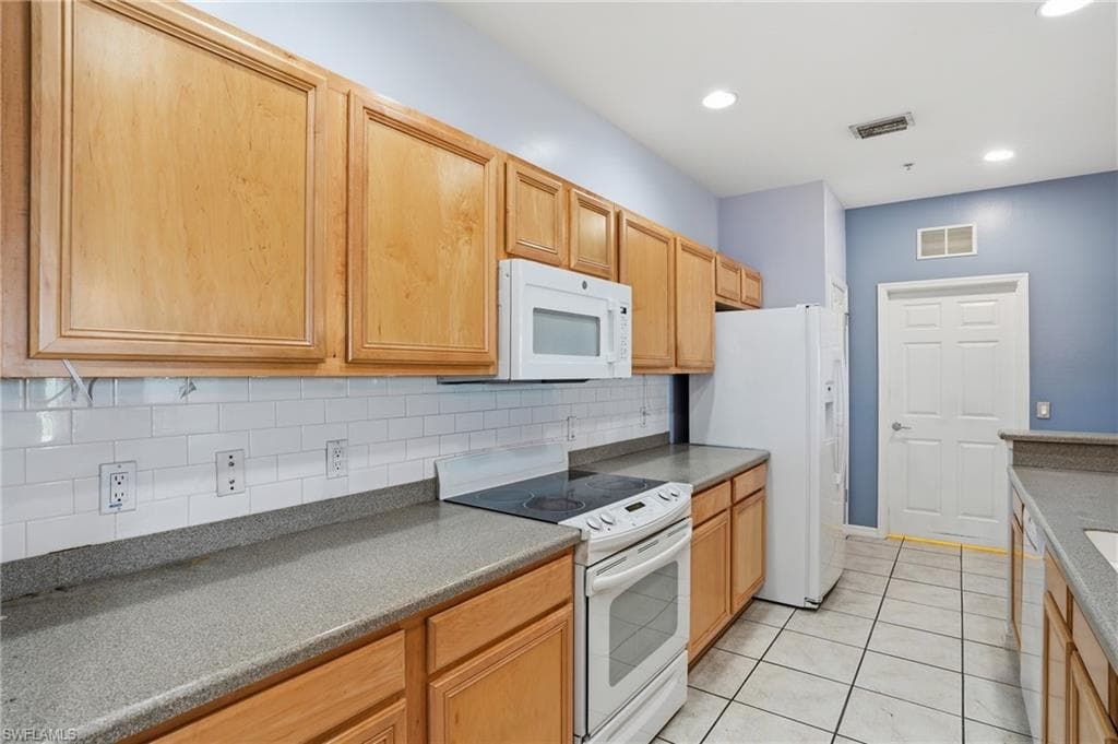 11751 Pasetto LN 407-3