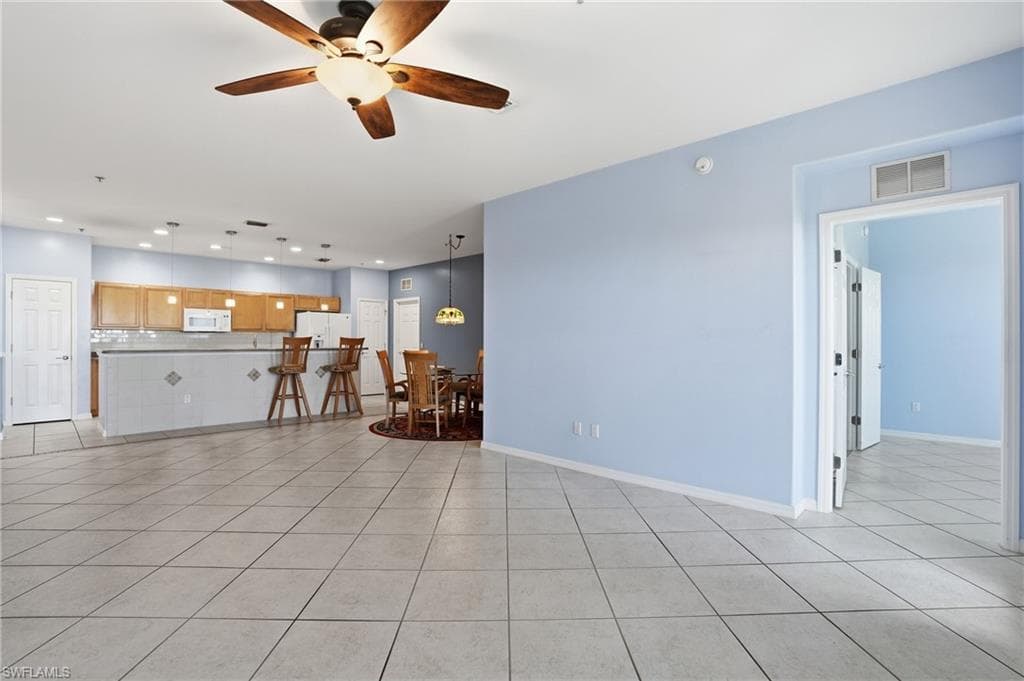 11751 Pasetto LN 407-8