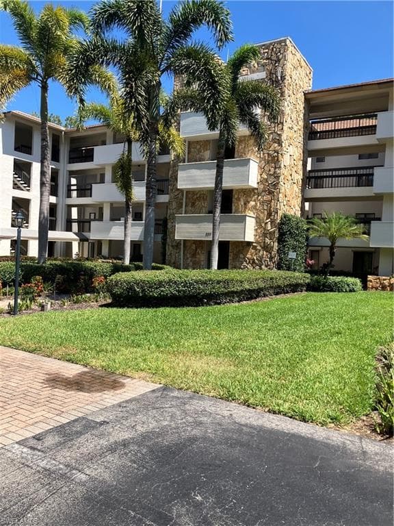 200 Wyndemere WAY B402-1