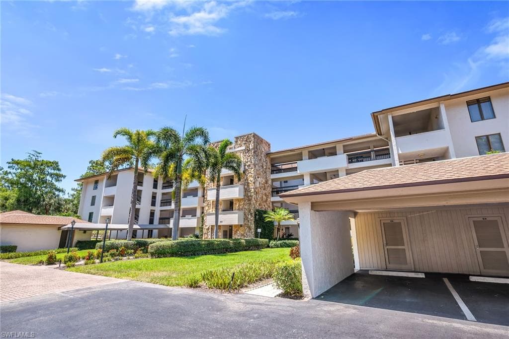 200 Wyndemere WAY B402-4