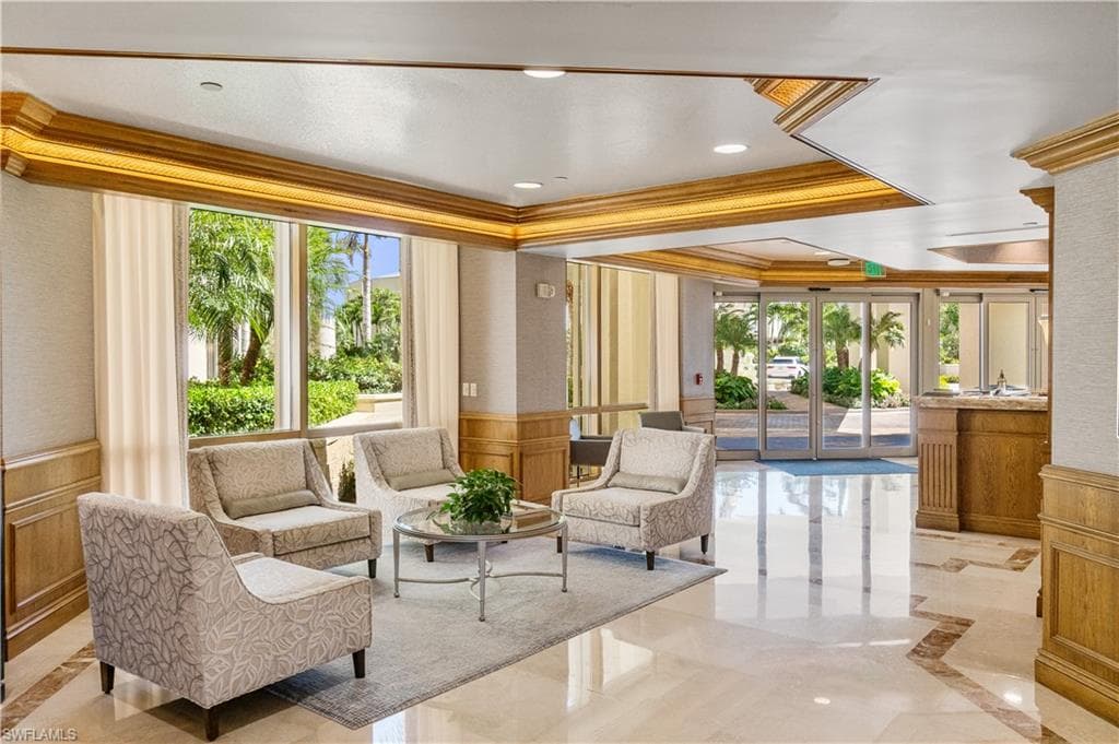 4021 Gulf Shore BLVD N 702-30