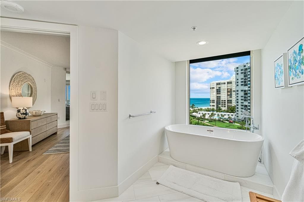 4021 Gulf Shore BLVD N 702-15